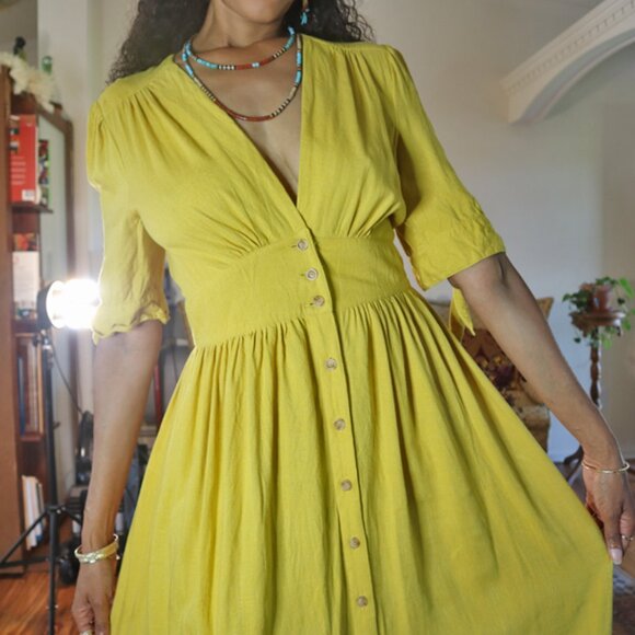 Classic Button Down V-Front Linen Dress - Picture 4 of 7